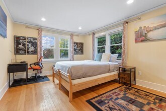 1514 Bigelow Ave N in Seattle, WA - Building Photo - Building Photo