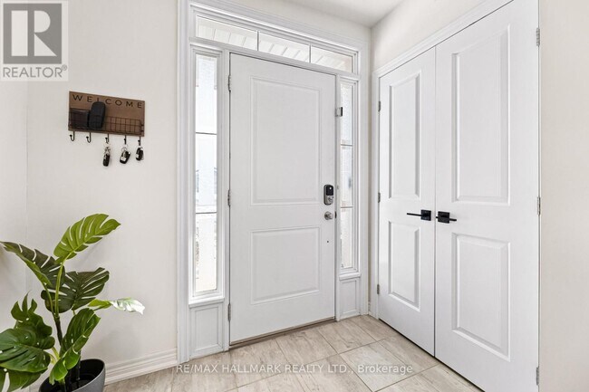 283 Skinner Rd in Hamilton, ON - Building Photo - Building Photo