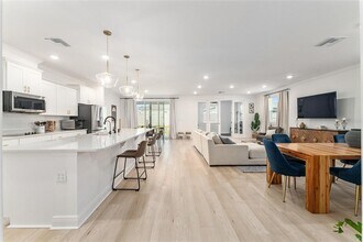 24400 NW 12th Pl in Newberry, FL - Building Photo - Building Photo