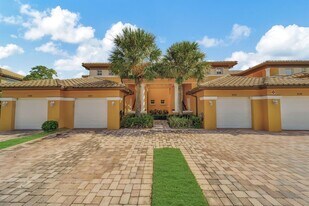 8204 NW 128th Ln in Parkland, FL - Building Photo