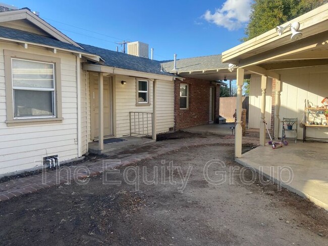 1205 N Willis St in Visalia, CA - Building Photo - Building Photo