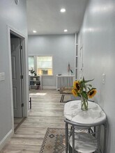 9 Rice St, Unit 3 in Brookline, MA - Building Photo - Building Photo