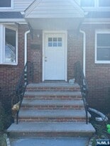 110 Copeland Ave in Lyndhurst, NJ - Building Photo