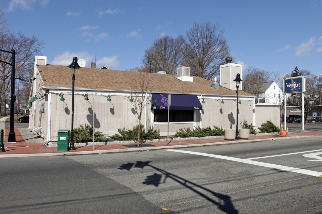 1790 Springfield Ave in Maplewood, NJ - Building Photo