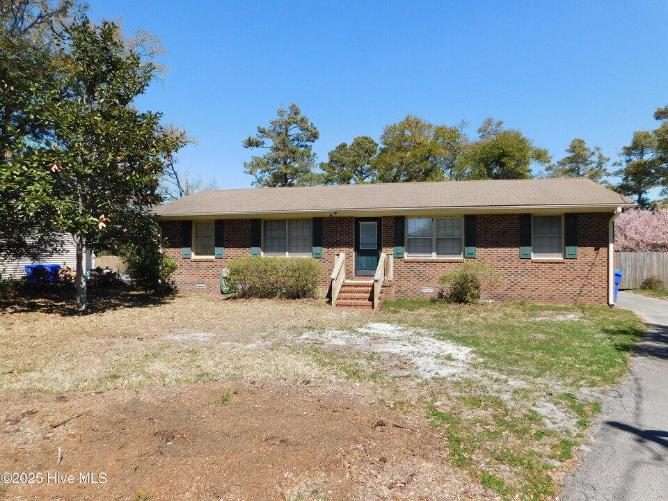 2007 Lennoxville Rd in Beaufort, NC - Building Photo