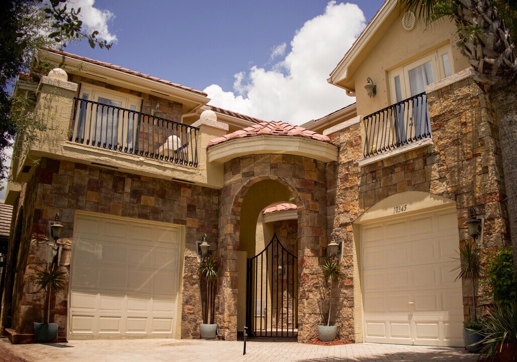 10345 Medicis Pl in Wellington, FL - Building Photo