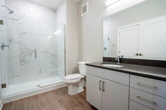 400 SW 7th St, Unit 103 in Des Moines, IA - Building Photo - Building Photo