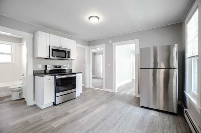 562 Dubuque St, Unit 1