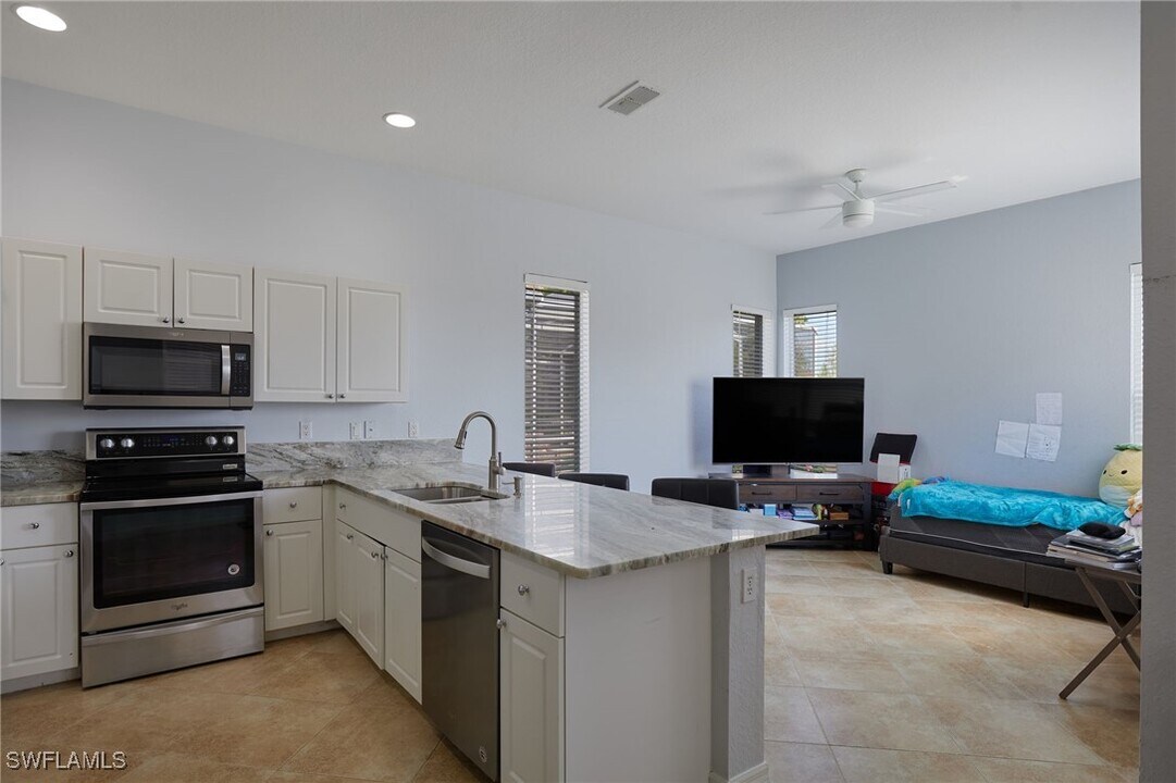 9130 Spring Mountain Way in Ft. Myers, FL - Building Photo