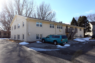 Patricia Park Apartments in Urbandale, IA - Building Photo - Building Photo