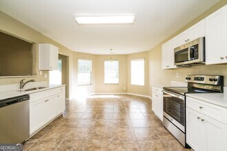 6354 Klondike River Rd in Stonecrest, GA - Building Photo - Building Photo