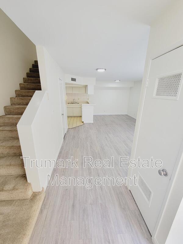 property at 416 W Milford St