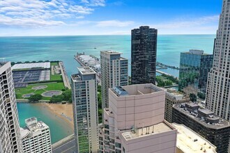 401 E Ontario St, Unit 1304 in Chicago, IL - Building Photo - Building Photo