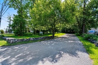 1860 E Main St in Mohegan Lake, NY - Building Photo - Building Photo