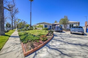 10045 Wisner Ave in Los Angeles, CA - Building Photo