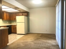 6617 W Tropicana Ave in Las Vegas, NV - Building Photo