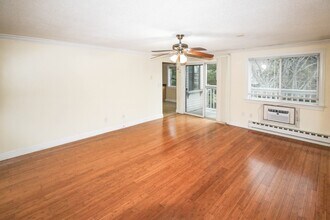 7 Padanaram Rd in Danbury, CT - Building Photo - Building Photo