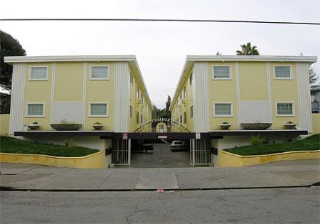 Twin Comfort Apartments in East Palo Alto, CA - Foto de edificio - Building Photo