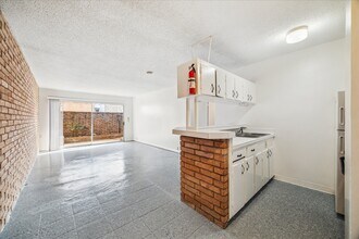 3258 W Main St in Houston, TX - Building Photo - Building Photo