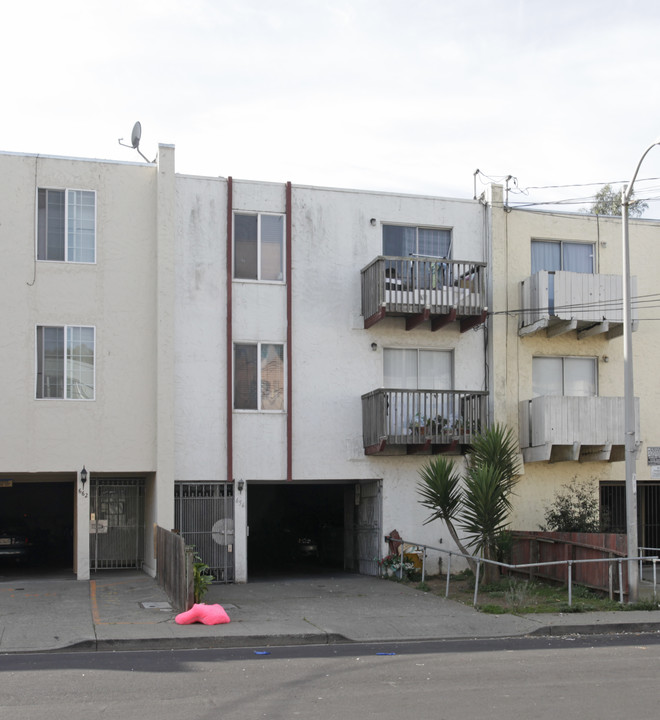 656 Villa St in Daly City, CA - Foto de edificio