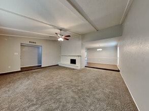 4011 Brookmoor Dr in Arlington, TX - Building Photo - Building Photo