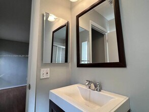 621 NE Helicon Ln in Port St. Lucie, FL - Building Photo - Building Photo