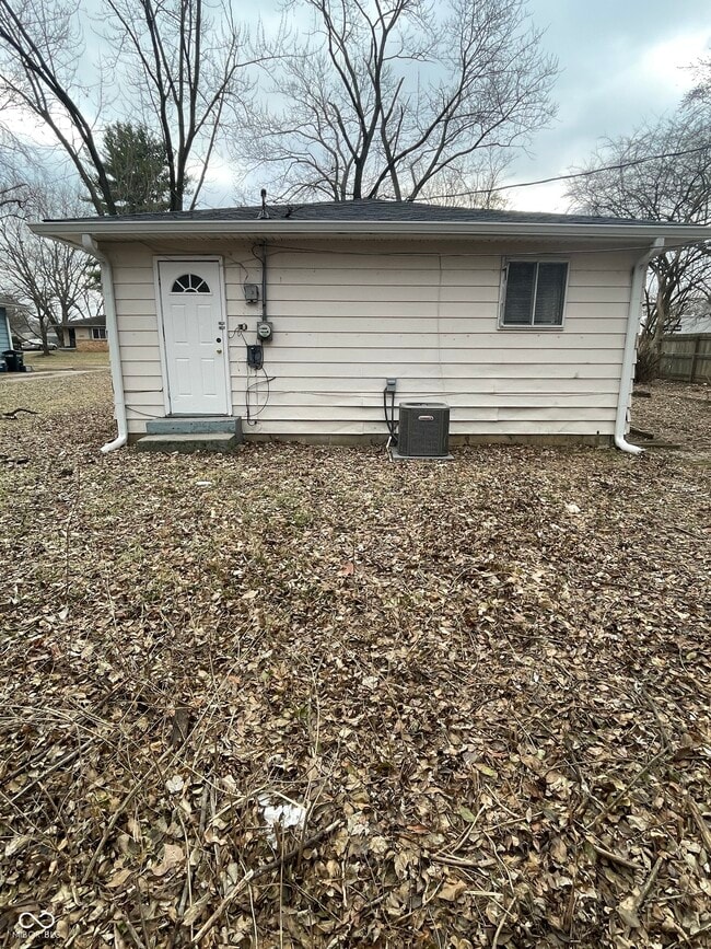 2948 Roberta Dr in Indianapolis, IN - Building Photo - Building Photo