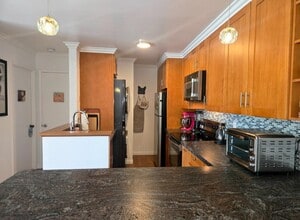 233 Boardwalk Ave in San Bruno, CA - Building Photo - Building Photo