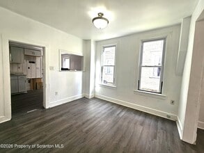 907 Green Ridge St in Scranton, PA - Building Photo - Building Photo