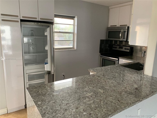 3601 NE 170th St-Unit -308 in Aventura, FL - Building Photo - Building Photo
