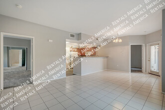 9303 Gilcrease Ave in Las Vegas, NV - Building Photo - Building Photo