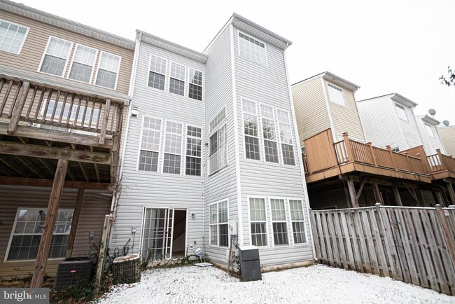 property at 1682 White Oak Vista Dr