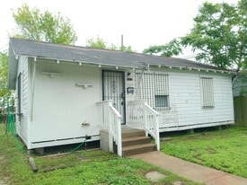 4326 Vestal St in Corpus Christi, TX - Building Photo