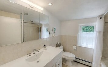 11 Dubiel Dr in Worcester, MA - Building Photo - Building Photo