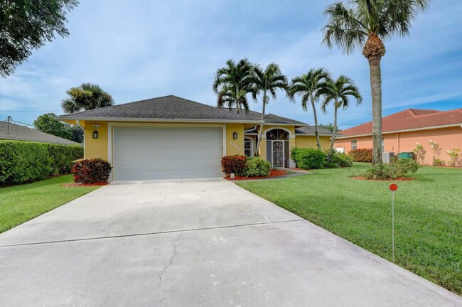 4200 29th Pl SW in Naples, FL - Building Photo - Building Photo