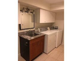 16728 Cherryhill Pl in Surrey, BC - Building Photo