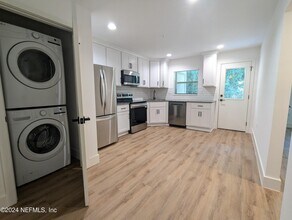 1900 Danese Ct in Jacksonville, FL - Building Photo - Building Photo