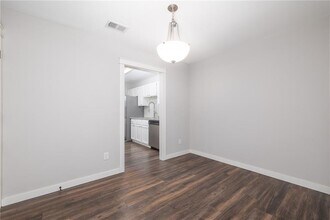 4056 Coopers Hill Dr SE in Smyrna, GA - Building Photo - Building Photo