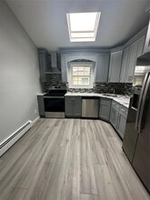 158 Farmers Ave in Lindenhurst, NY - Building Photo - Building Photo