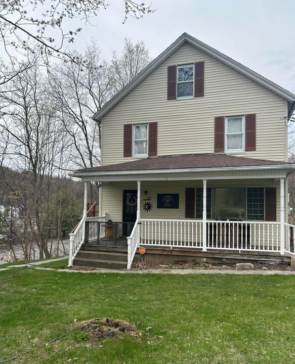 105 Willowbrook Rd in South Abington Township, PA - Building Photo