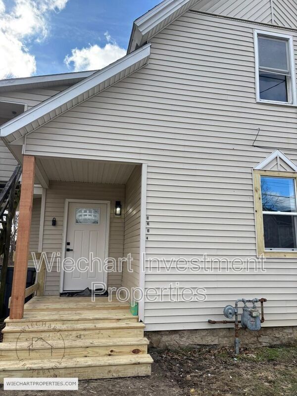 property at 933 W Wayne St