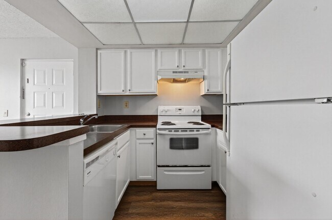 752 Executive Center Dr in West Palm Beach, FL - Building Photo - Building Photo