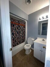 4147 Spirea Dr, Unit D in Wilmington, NC - Building Photo - Building Photo