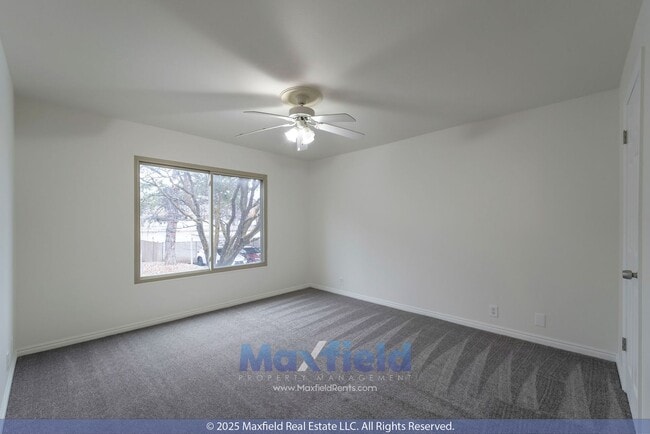 945 Creekhill Ln in Midvale, UT - Building Photo - Building Photo