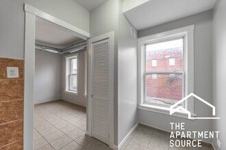 2712 N Milwaukee Ave, Unit 217 in Chicago, IL - Foto de edificio - Building Photo