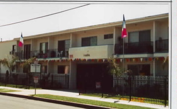 Las Palmas Terrace in Van Nuys, CA - Building Photo - Building Photo