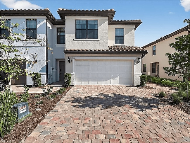 1672 Lake Jessup Cir