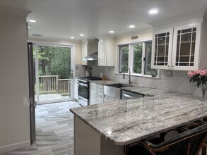 145 Concord Rd in Wayland, MA - Building Photo - Building Photo