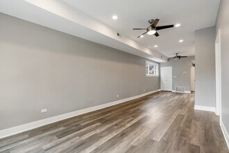 4624 N Springfield Ave in Chicago, IL - Foto de edificio - Building Photo