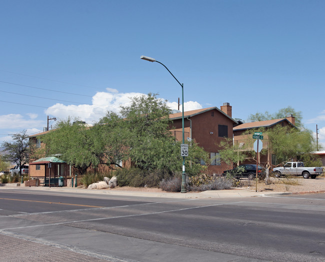 1301-1309 E Adams St in Tucson, AZ - Building Photo - Building Photo